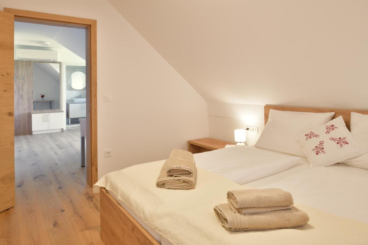 Farm Stay Jarc Vineyard Svecina ภายนอก รูปภาพ
