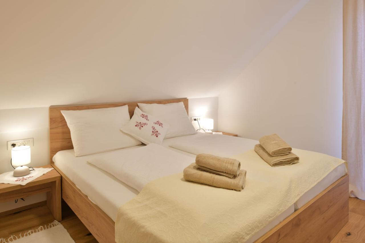 Farm Stay Jarc Vineyard Svecina ภายนอก รูปภาพ