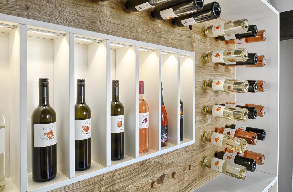 Farm Stay Jarc Vineyard Svecina ภายนอก รูปภาพ
