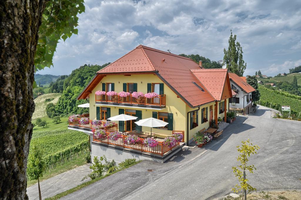 Farm Stay Jarc Vineyard Svecina ภายนอก รูปภาพ