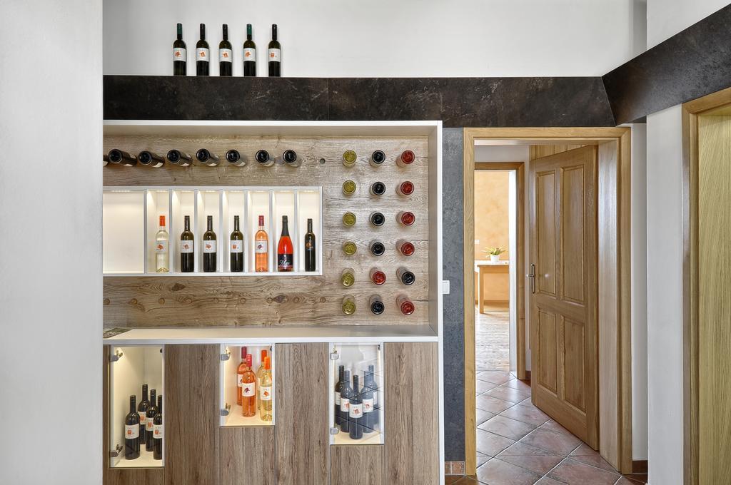 Farm Stay Jarc Vineyard Svecina ภายนอก รูปภาพ
